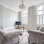 Clifford St - 5 Apartment