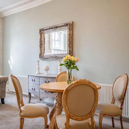 Clifford St - 5 *