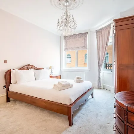 Clifford St - 5 York